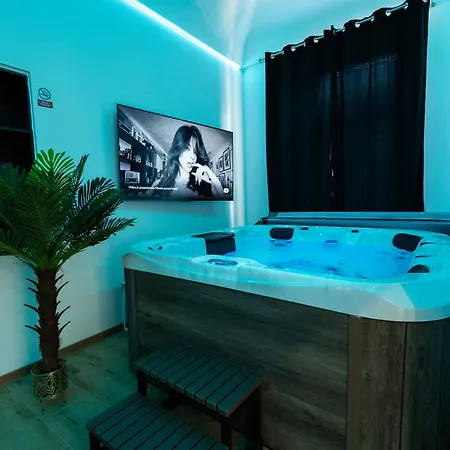 Luxapartment Jacuzzi With Breakfast Option Apartmán