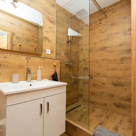 Luxapartment Jacuzzi With Breakfast Option Apartmán
